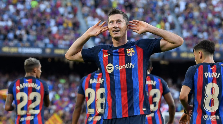 striker terbaik